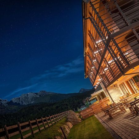 JOAS natur.hotel.b&b San Candido Bagian luar foto