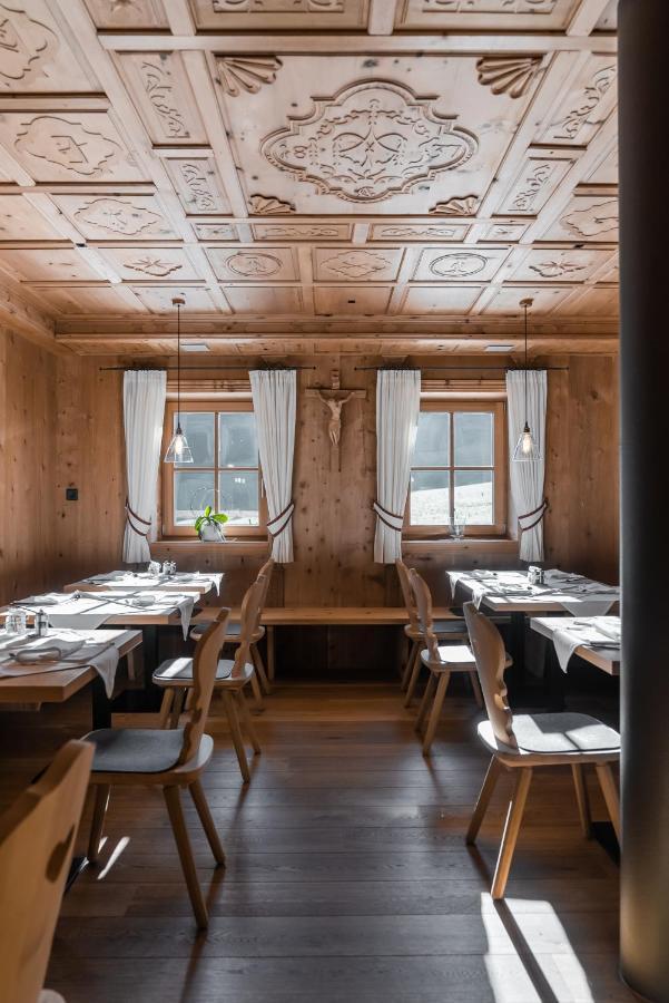 JOAS natur.hotel.b&b San Candido Bagian luar foto