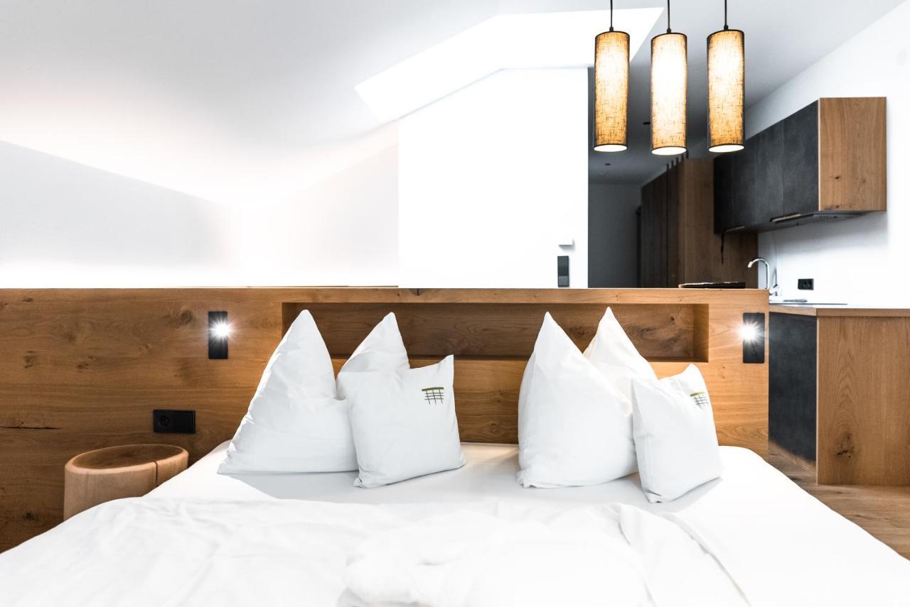 JOAS natur.hotel.b&b San Candido Bagian luar foto
