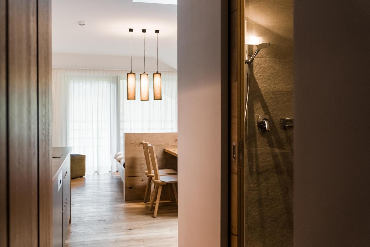 JOAS natur.hotel.b&b San Candido Bagian luar foto