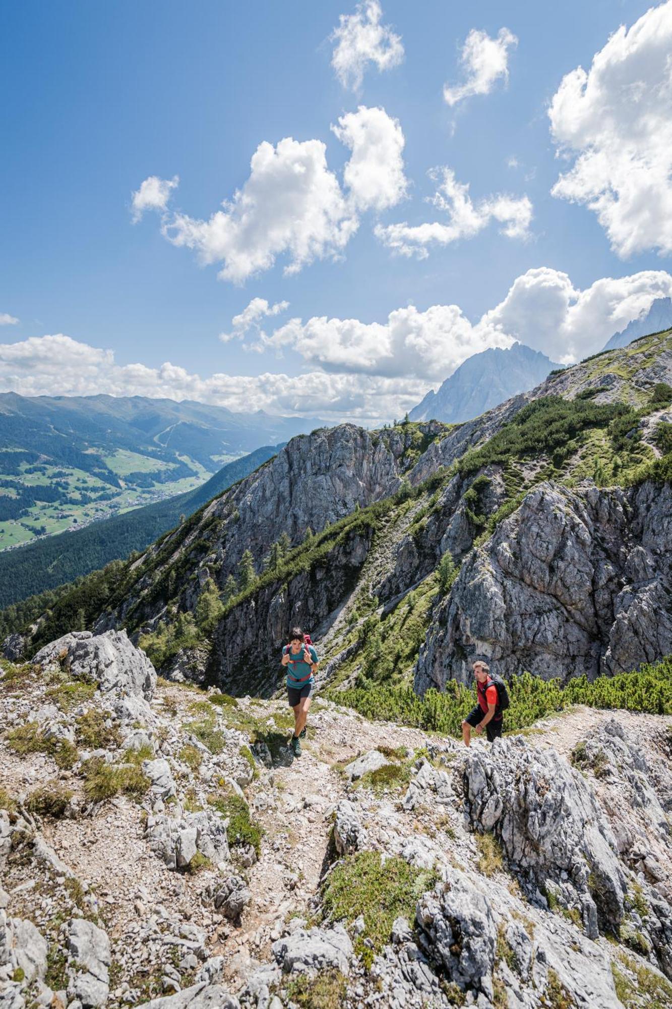 JOAS natur.hotel.b&b San Candido Bagian luar foto