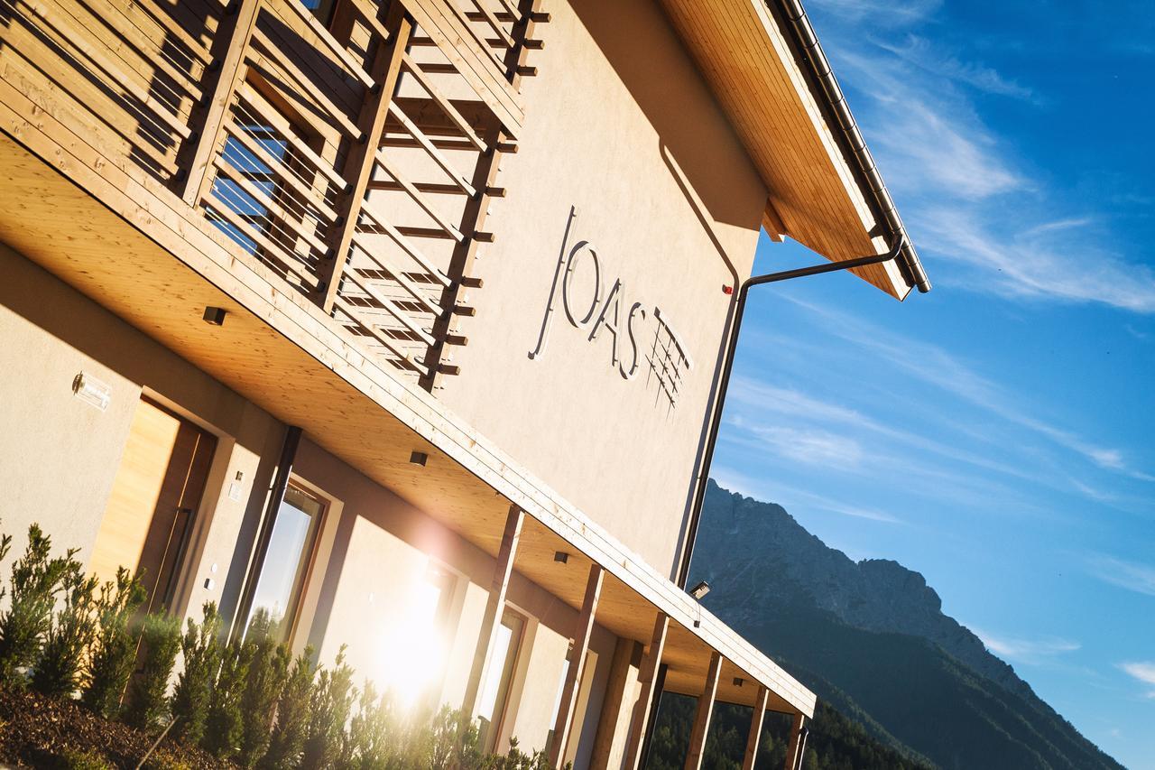 JOAS natur.hotel.b&b San Candido Bagian luar foto