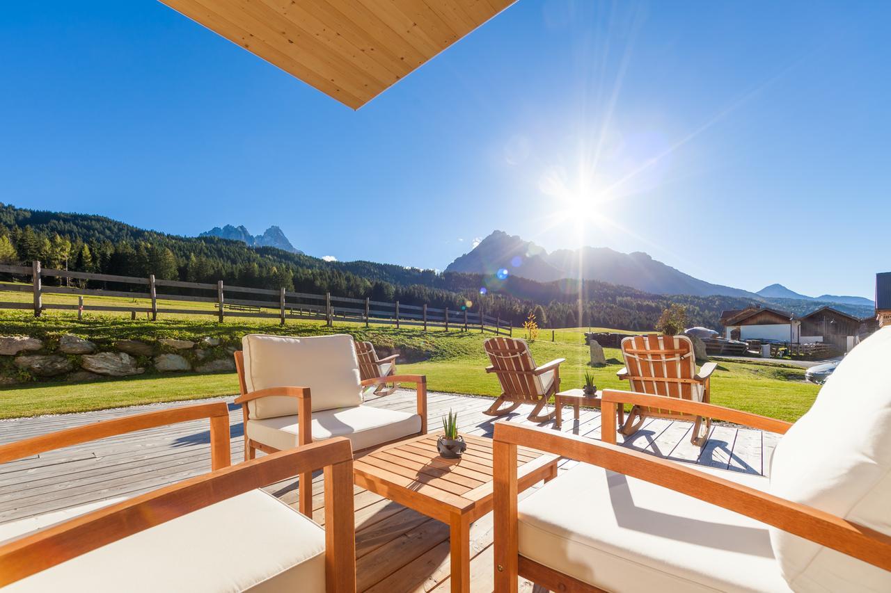 JOAS natur.hotel.b&b San Candido Bagian luar foto