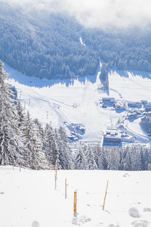 JOAS natur.hotel.b&b San Candido Bagian luar foto