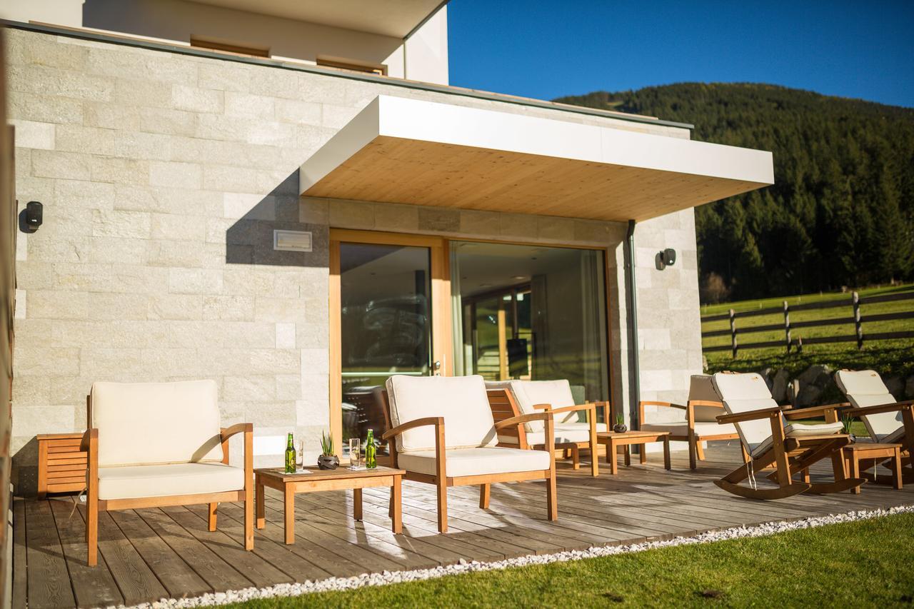 JOAS natur.hotel.b&b San Candido Bagian luar foto