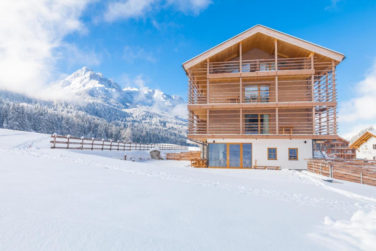 JOAS natur.hotel.b&b San Candido Bagian luar foto